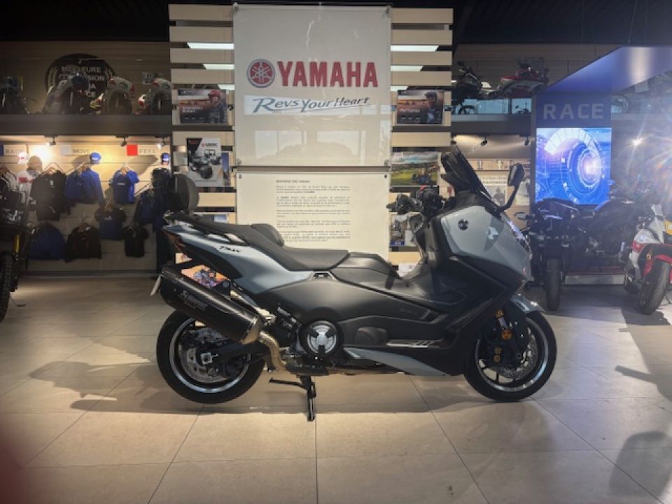 YAMAHA XP T-MAX 560 TECH MAX 25 215€/MOIS* +DE 6900€ D'EQUIPEMENT  GTIE CONSTRUCTEUR 04/2030 0