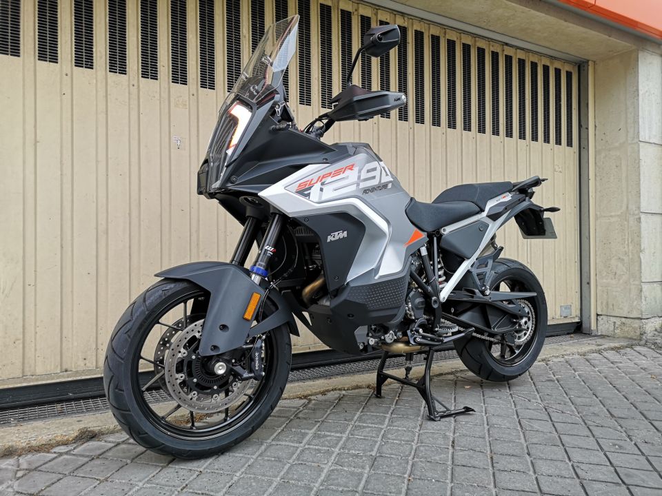 KTM 1290 SUPER ADVENTURE S 40