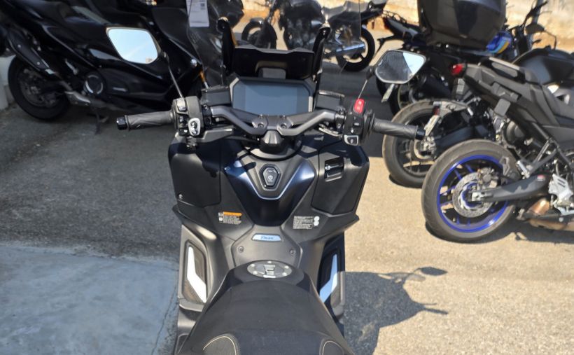 YAMAHA XP T-MAX 560 1