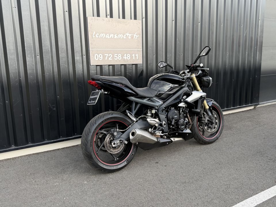 TRIUMPH STREET TRIPLE 675 30
