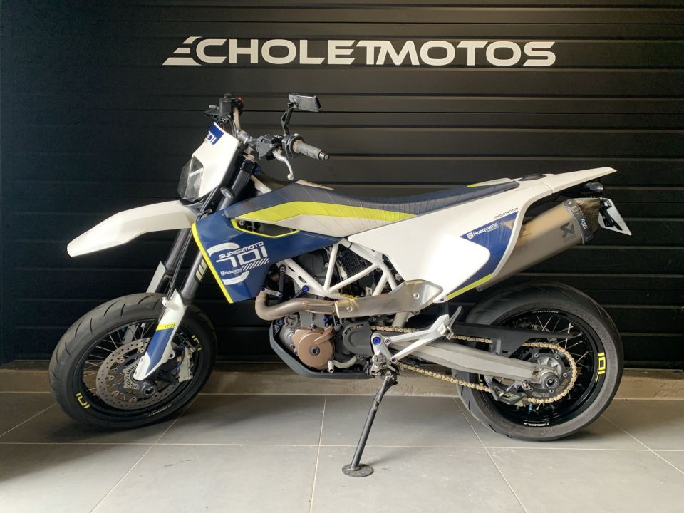 HUSQVARNA 701 SUPERMOTO 12