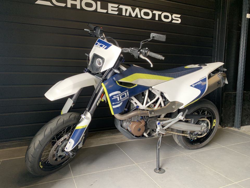 HUSQVARNA 701 SUPERMOTO 16