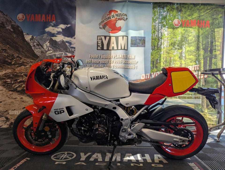 YAMAHA XSR 900 GP 5