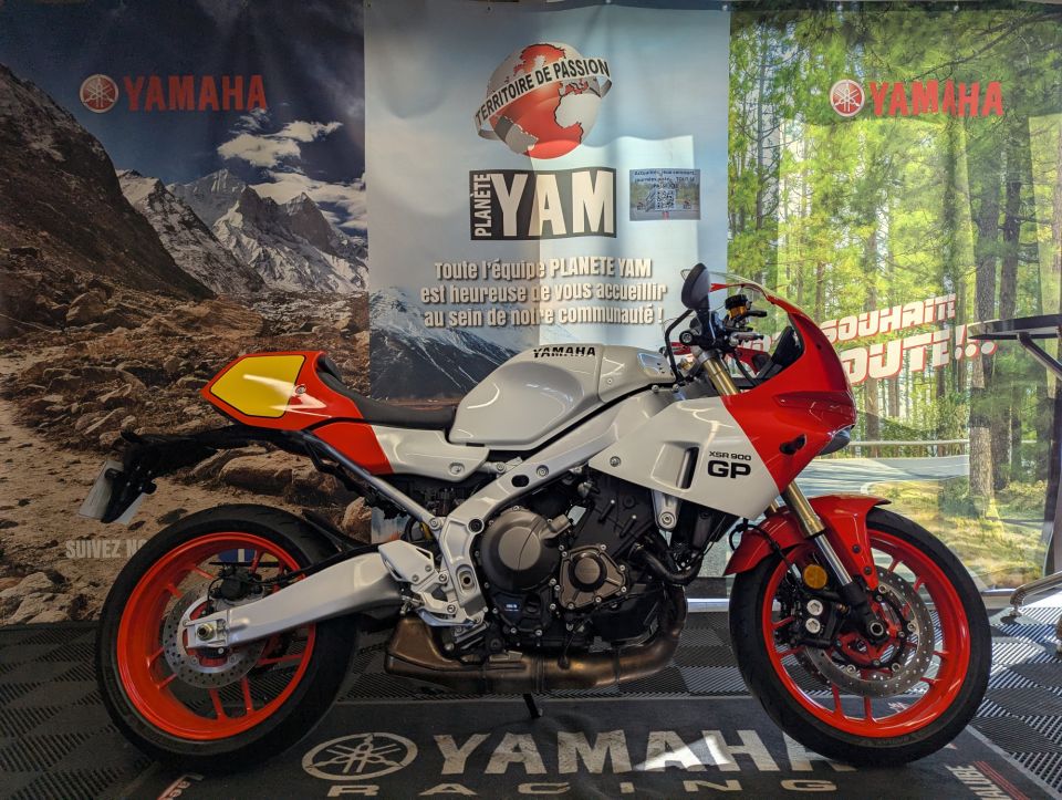 YAMAHA XSR 900 GP 0