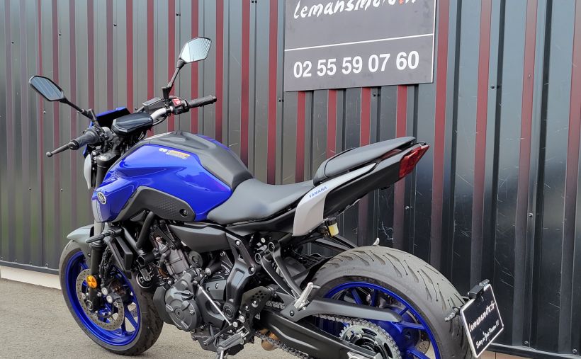 YAMAHA MT-07 10