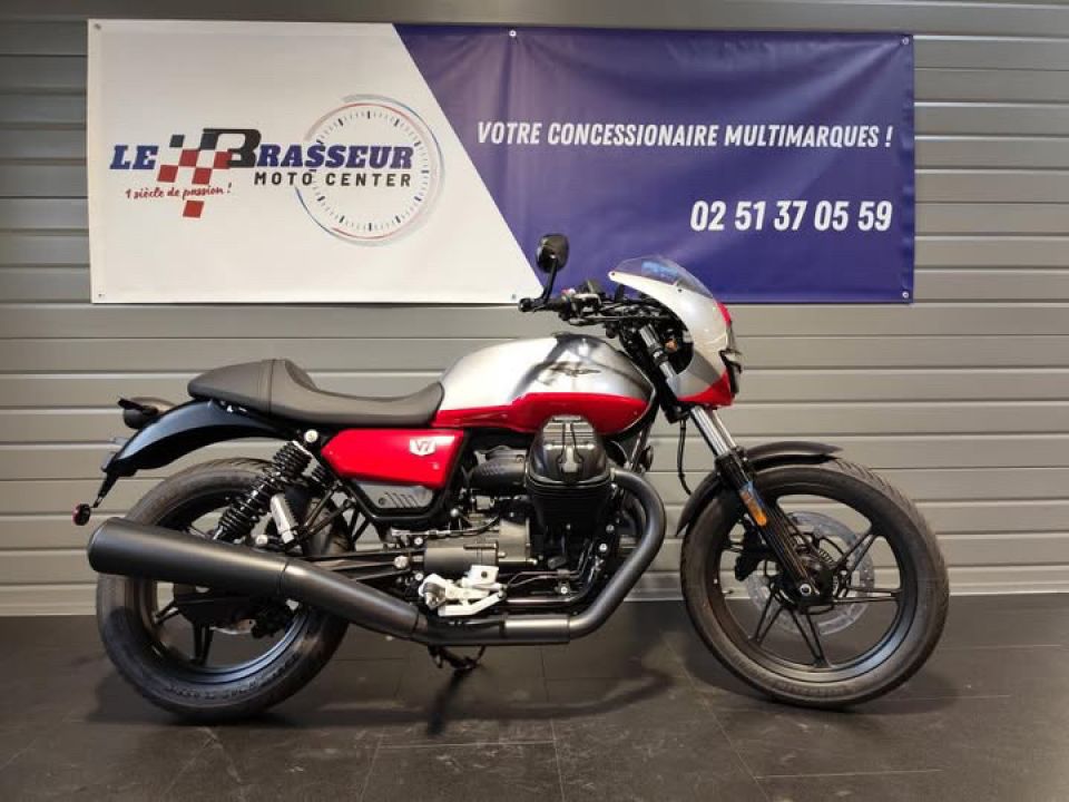 MOTO GUZZI V7 STONE 0