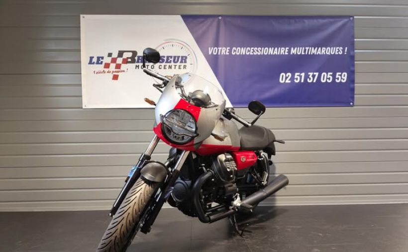 MOTO GUZZI V7 STONE 1