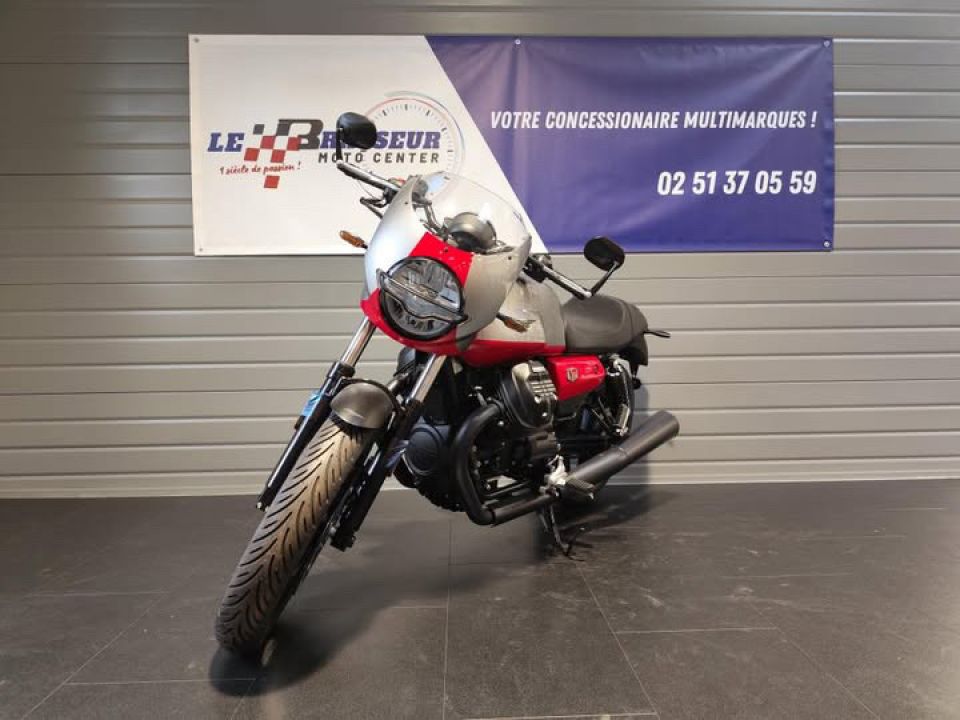 MOTO GUZZI V7 STONE 6