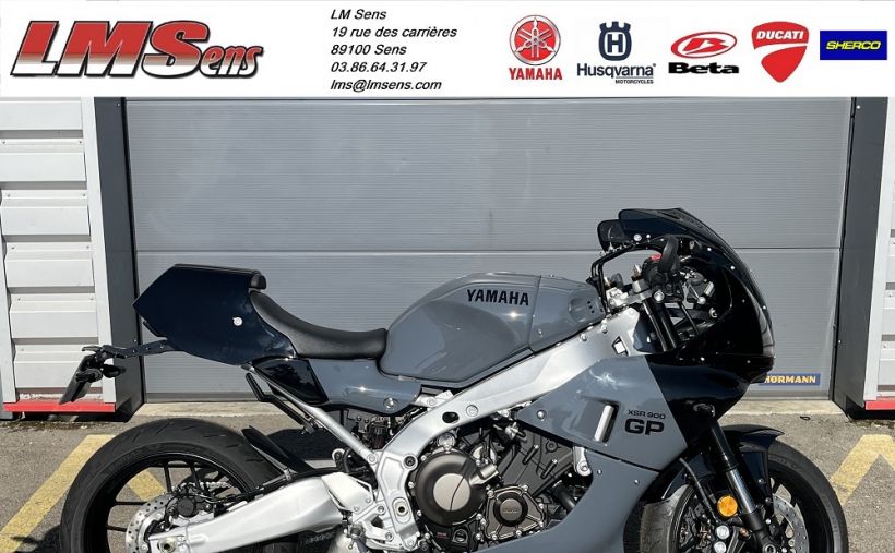 YAMAHA XSR 900 GP 0