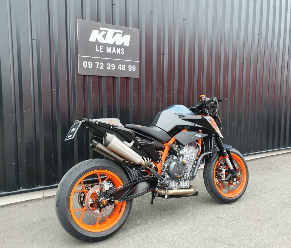 KTM 890 DUKE R 20