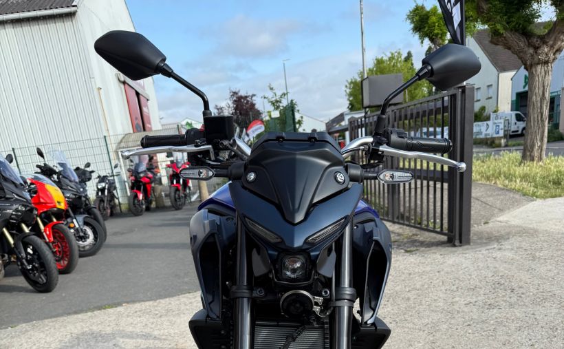 YAMAHA MT-03 4
