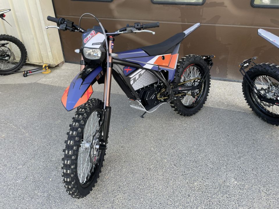 ELECTRIC MOTION ESCAPE 0