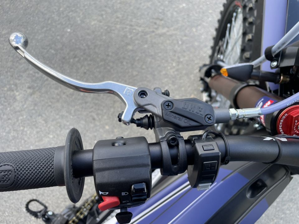 ELECTRIC MOTION ESCAPE 10