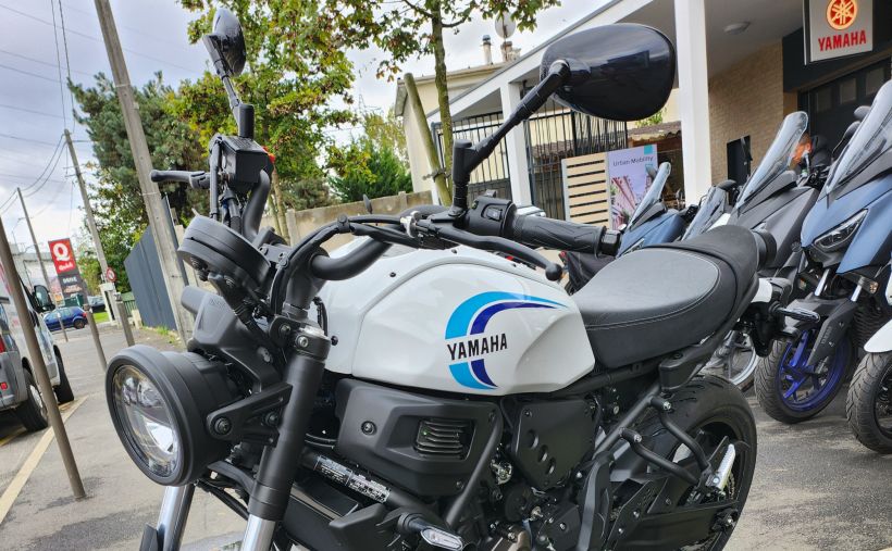 YAMAHA XSR 700 2