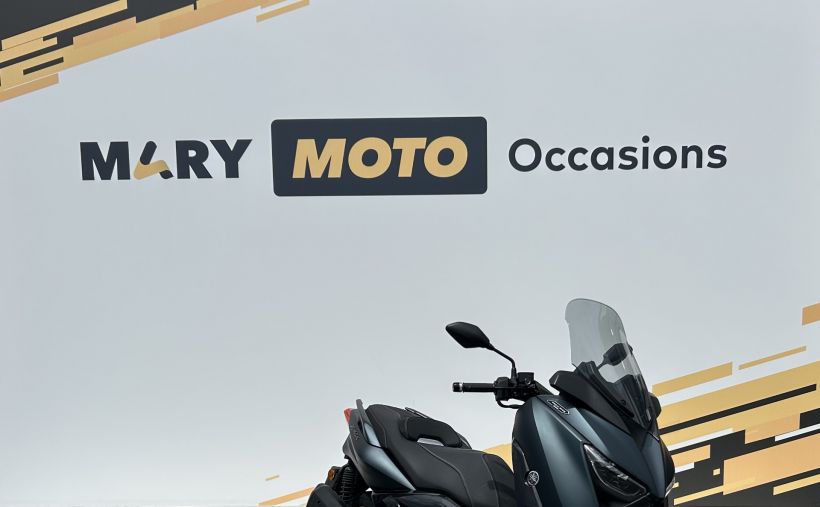 YAMAHA XMAX 300 Tech Max 4