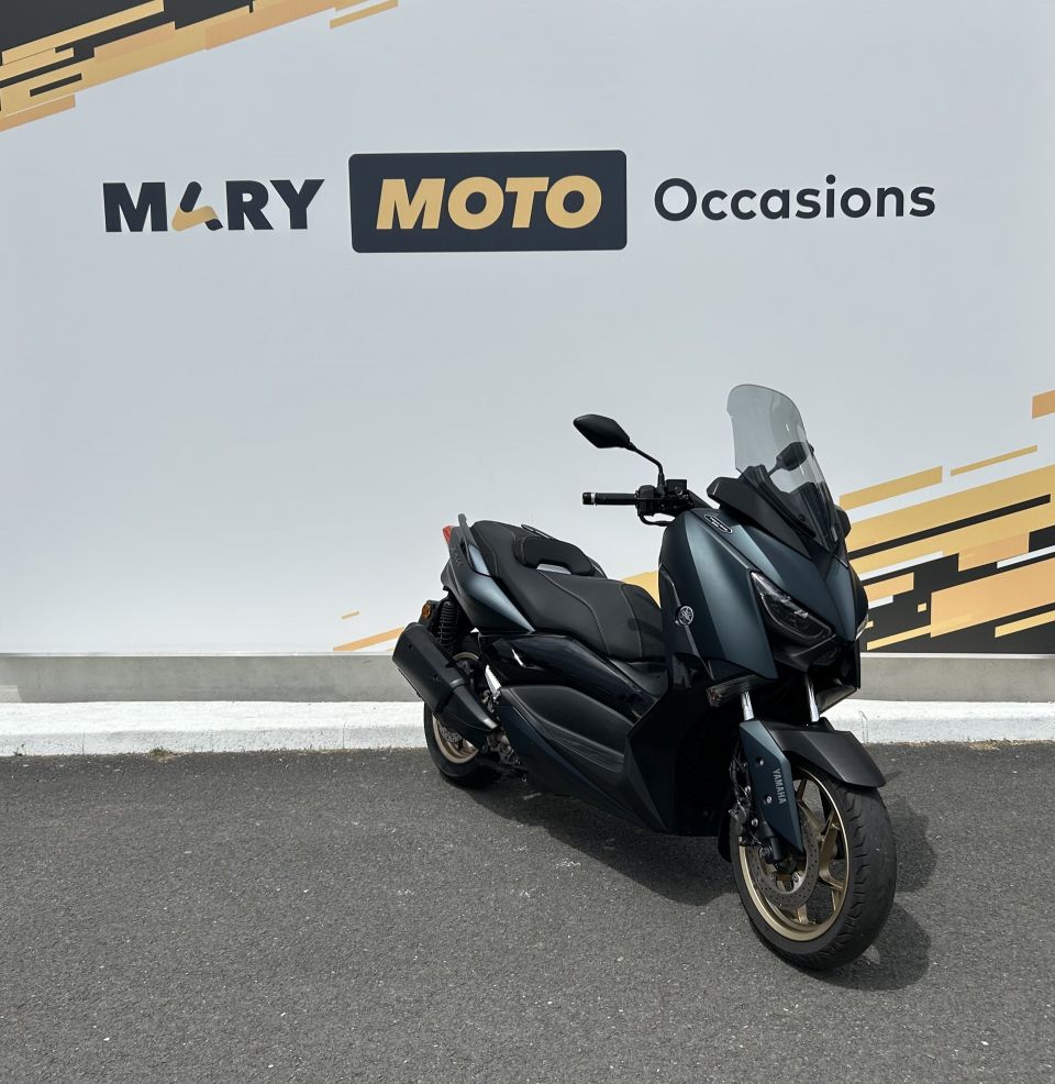 YAMAHA XMAX 300 Tech Max 52