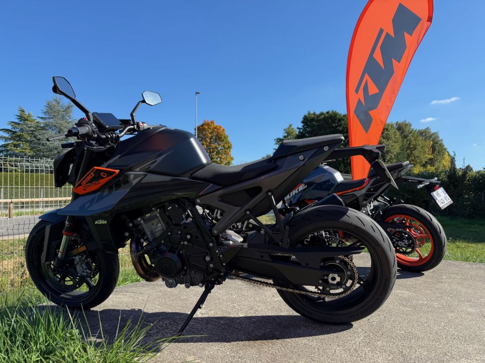 KTM 990 DUKE 4