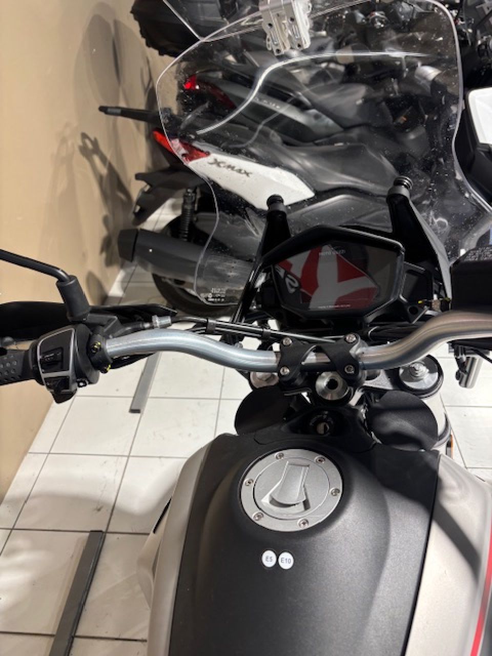 MOTO GUZZI V85 TT TRAVEL PACK 850 2