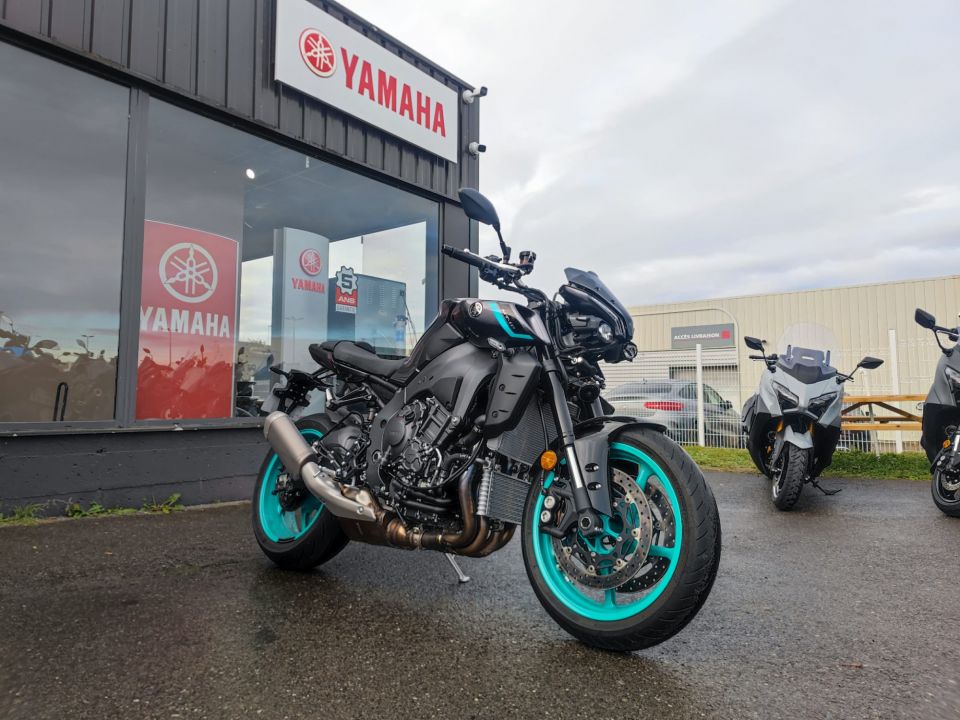 YAMAHA MT-10 0