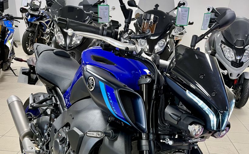YAMAHA MT-10 0