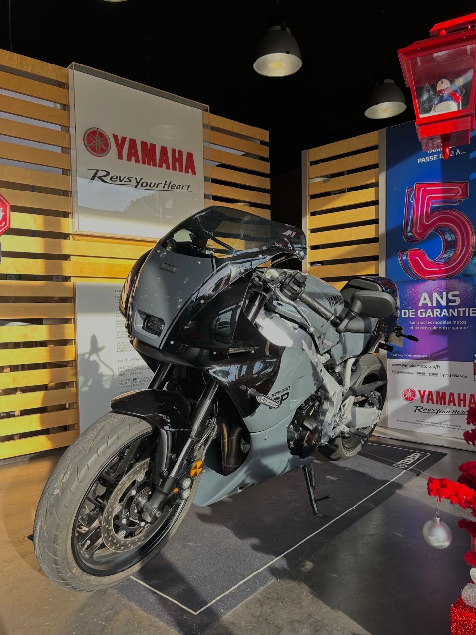 YAMAHA XSR 900 GP 0