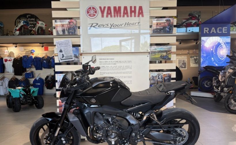 YAMAHA MT-09  Y-AMT AKRAPOVIC 148€/MOIS* +DE 3000€ D'EQUIPEMENT  GARANTIE CONSTRUCTEUR 09/26 4