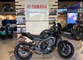 YAMAHA MT-09  Y-AMT AKRAPOVIC 148€/MOIS* +DE 3000€ D'EQUIPEMENT  GARANTIE CONSTRUCTEUR 09/26 - 2024