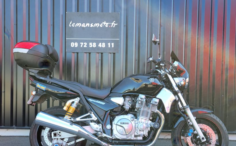 YAMAHA XJR 1300 SP 0