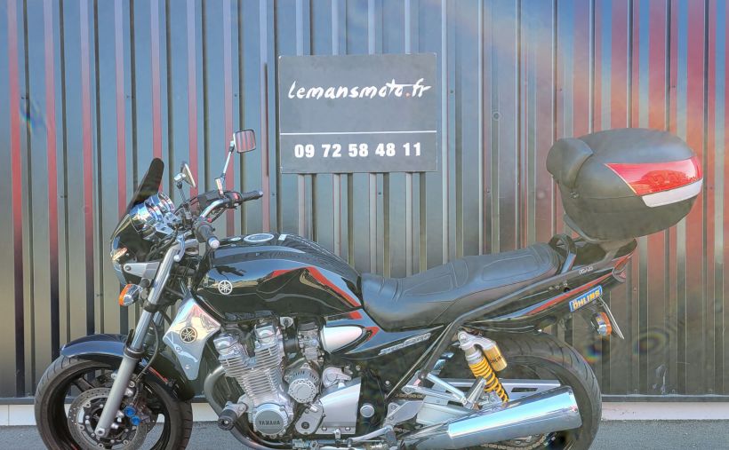 YAMAHA XJR 1300 SP 4