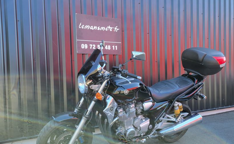 YAMAHA XJR 1300 SP 6
