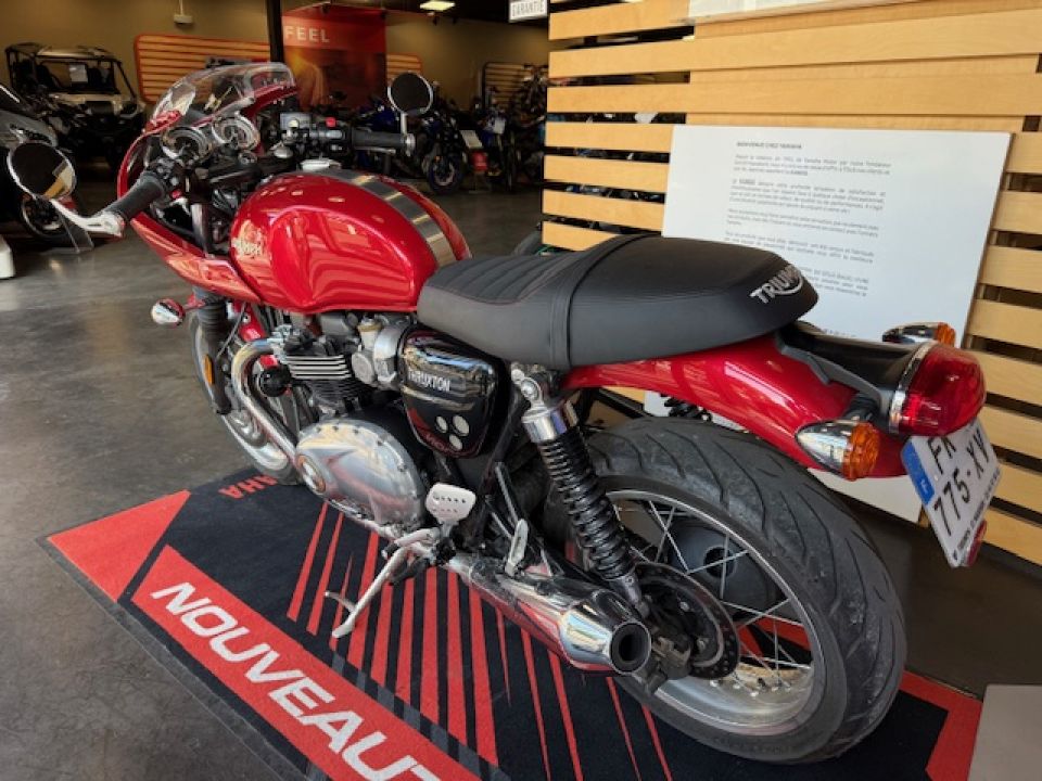 TRIUMPH THRUXTON 1200 2