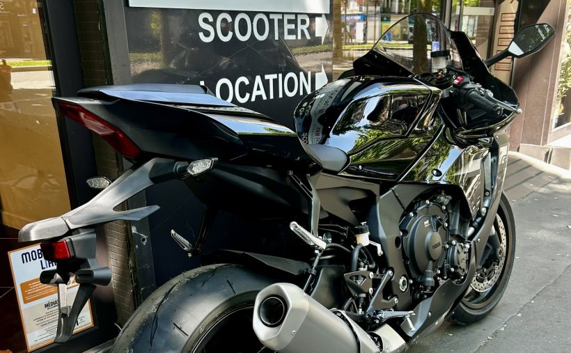 YAMAHA YZF 1000 R1 1