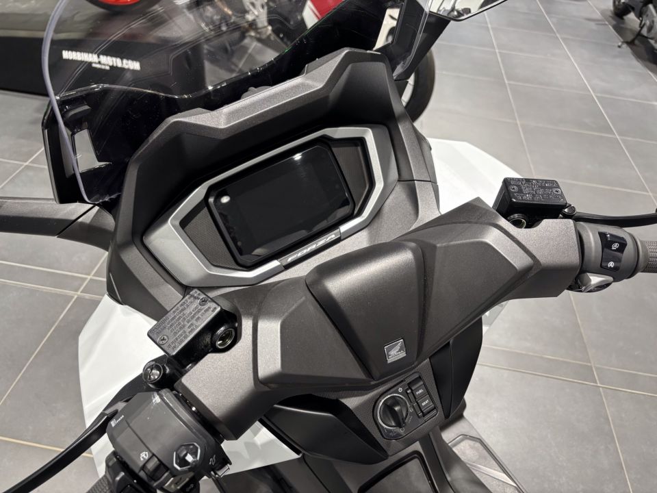 HONDA NSS FORZA 125 10
