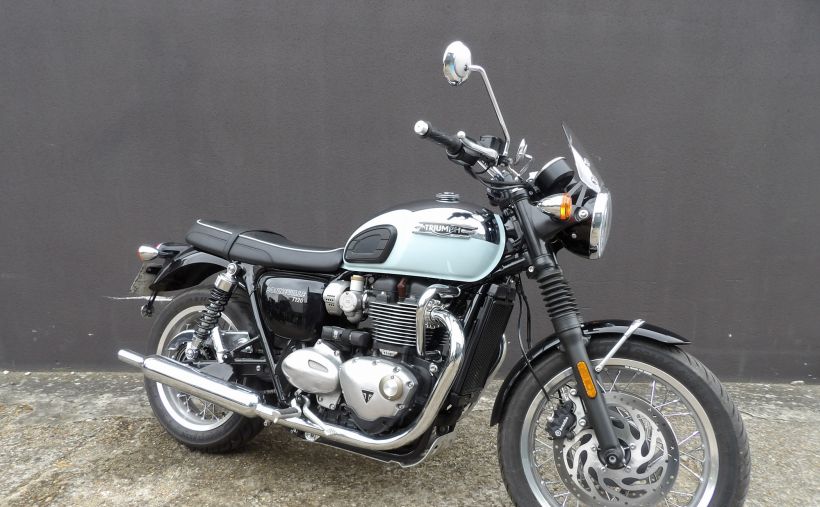 TRIUMPH BONNEVILLE T120 1