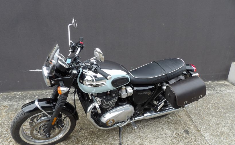 TRIUMPH BONNEVILLE T120 2