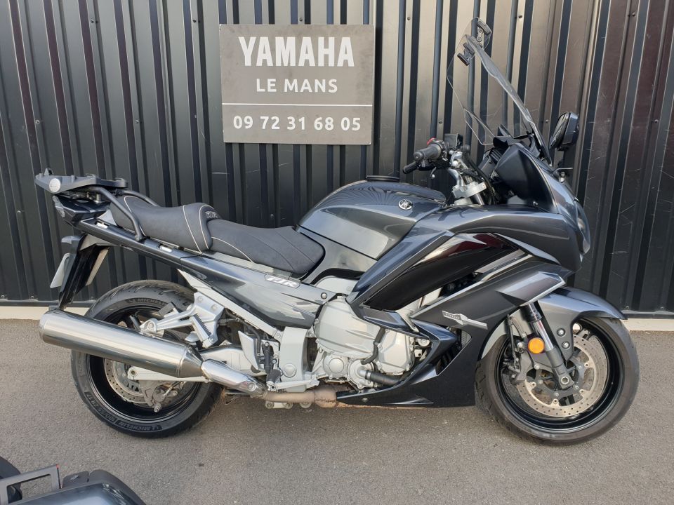 YAMAHA FJR 1300 AE 5