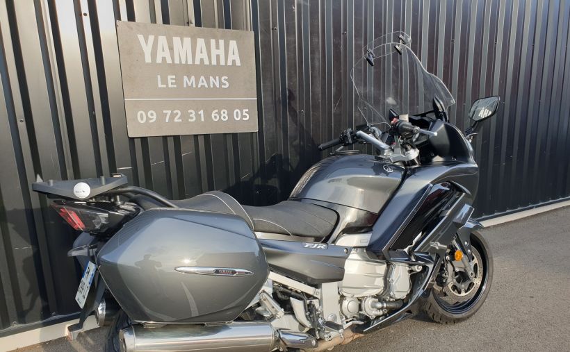 YAMAHA FJR 1300 AE 25