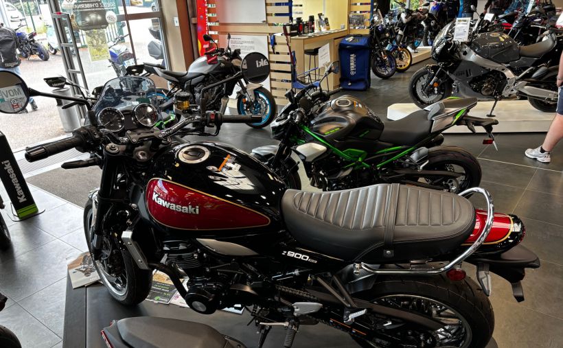 KAWASAKI Z 900 RS 2