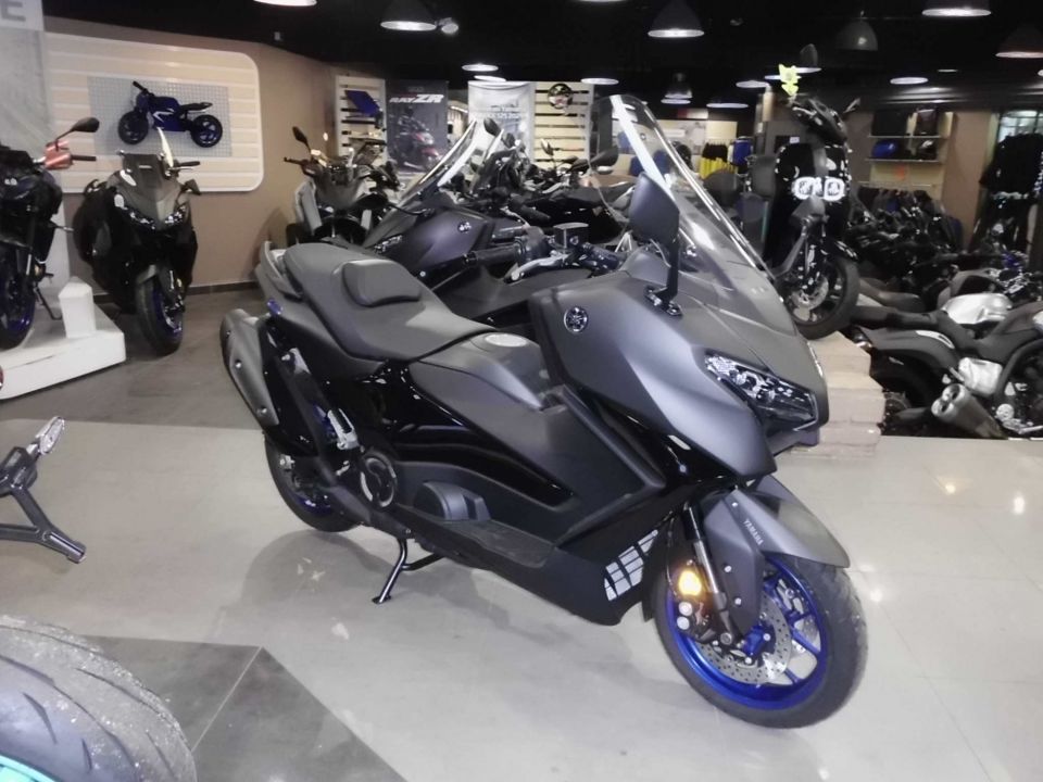YAMAHA XP T-MAX 560 1