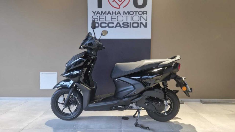 YAMAHA RayZR 125 1