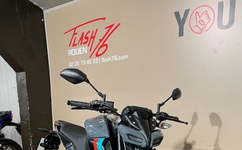 YAMAHA MT-125 2