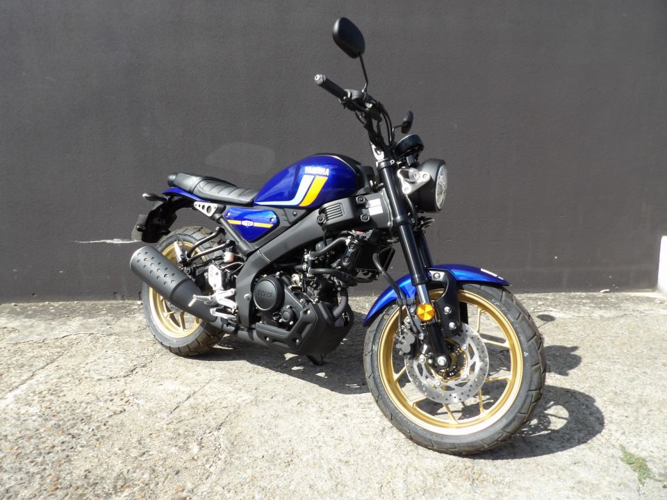 YAMAHA XSR 125 2