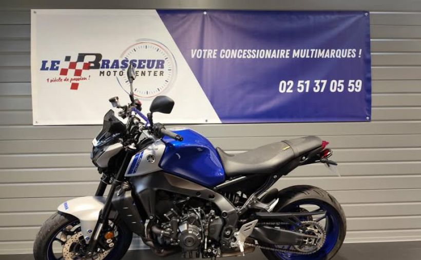 YAMAHA MT-09 1