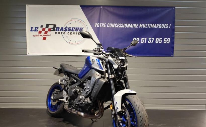 YAMAHA MT-09 3