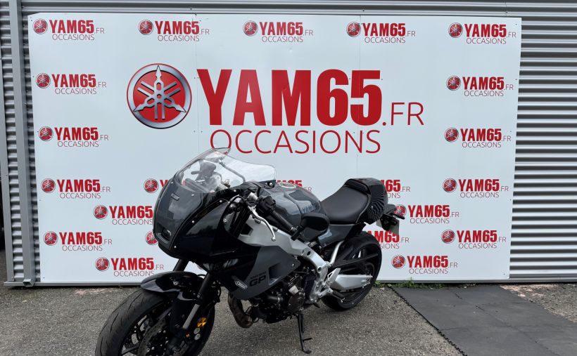 YAMAHA XSR 900 GP 2