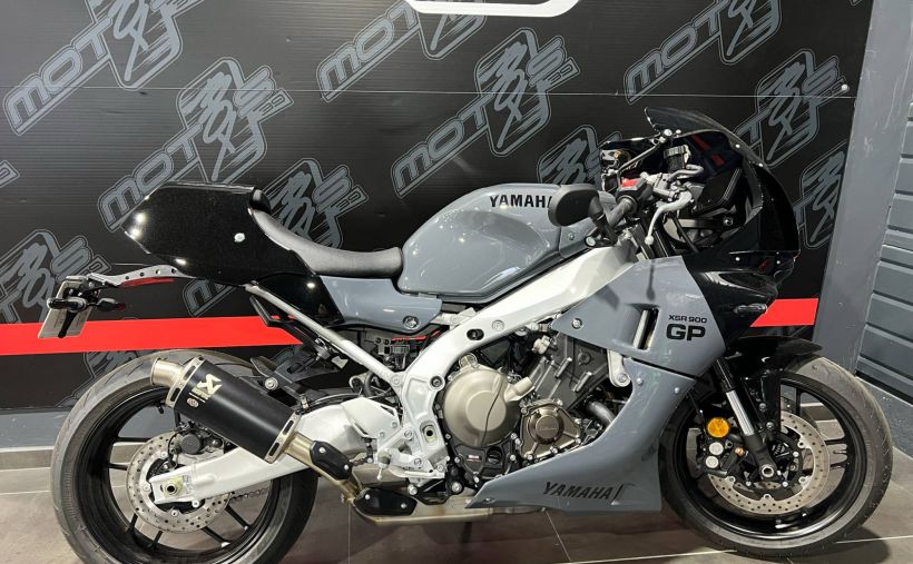 YAMAHA XSR 900 GP 15