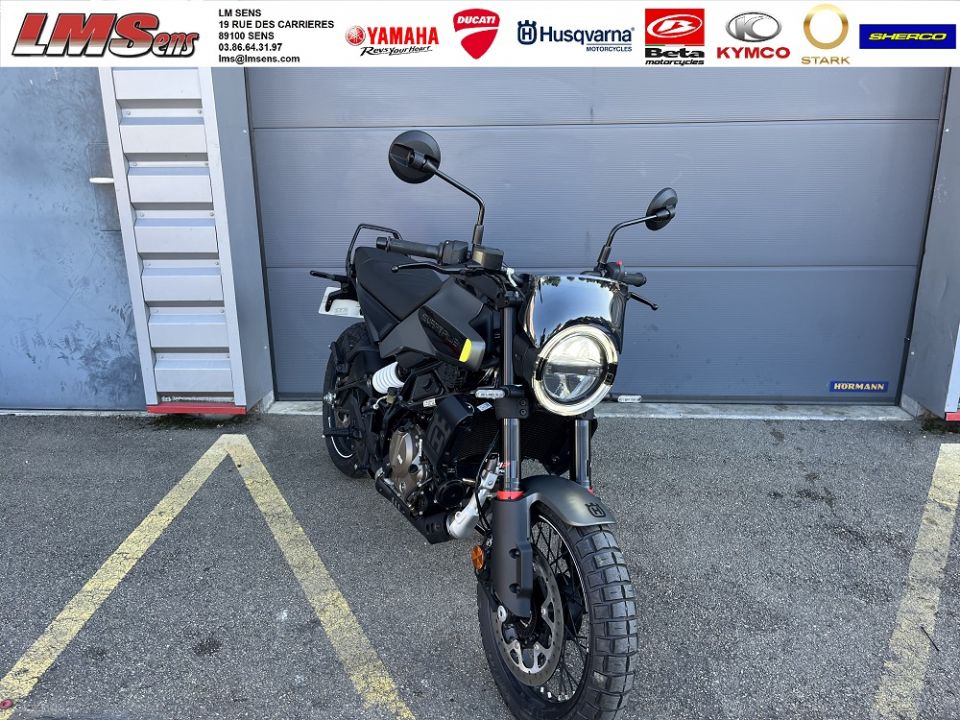 HUSQVARNA SVARTPILEN 125 ABS 3