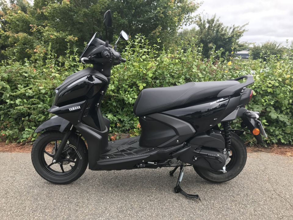 YAMAHA RayZR 125 8