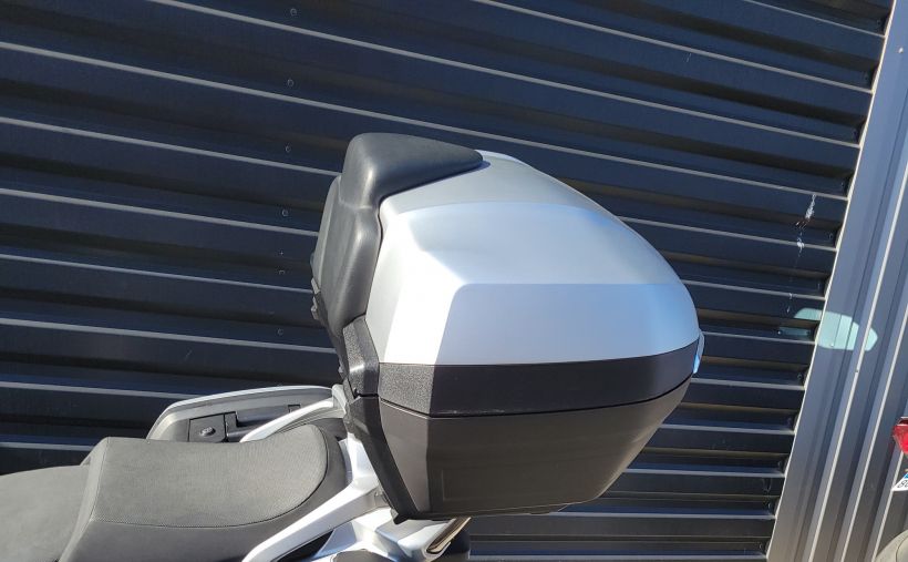 YAMAHA FJR 1300 AE 3