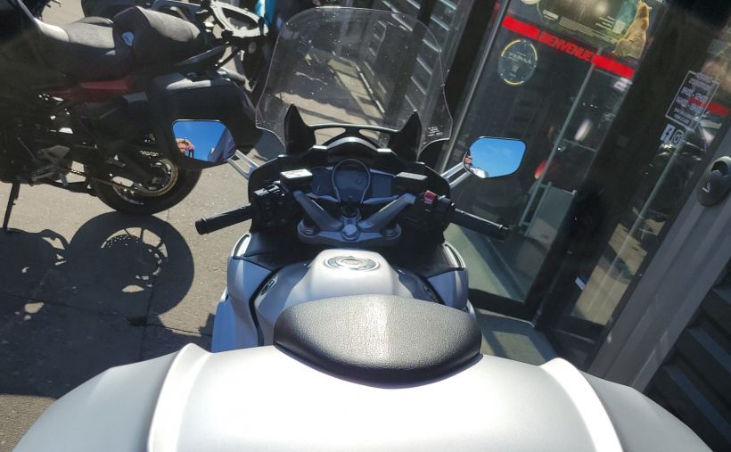 YAMAHA FJR 1300 AE 5
